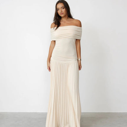 Off-shoulder Pleated Versatile Dress Apricot